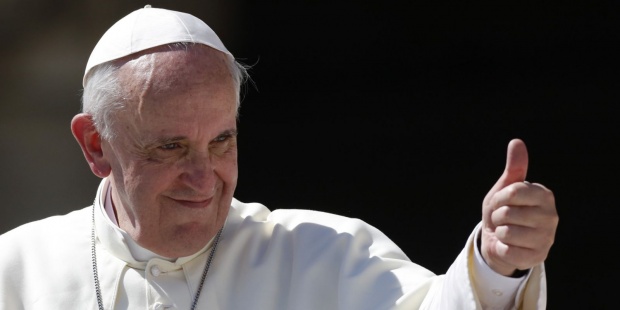Папата традиционно ще измие краката на възрастни и болни