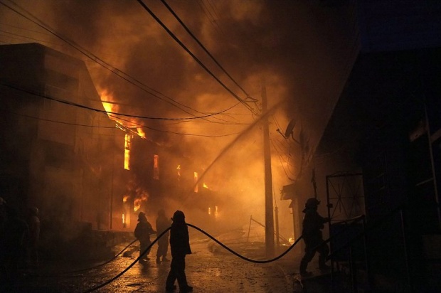 Поне двама загинали в огненото бедствие в чилийския Валпарайсо