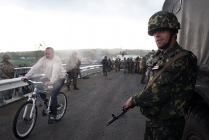 Улични сблъсъци в Краматорск, съобщения за убити от "Десен сектор"