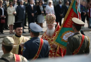 Патриарх Неофит освети военните знамена