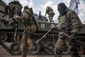 Славянск под минометен обстрел, Донецк със собствена армия