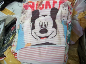 Конфискуваха 15 260 детски дрехи на Капитан Андреево