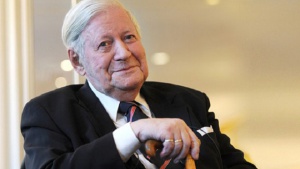 Хелмут Шмит предупреди за опасност от трета световна война