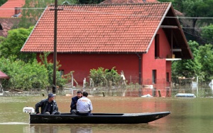 Евакуираха над 16 хил. души в Сърбия заради наводненията
