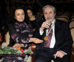 Всички предизборни срещи с минута мълчание в памет на Гюзелев