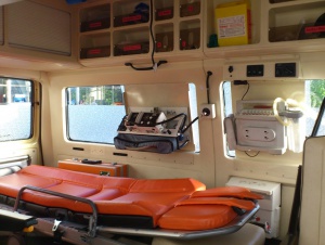 Мъж преби фелдшерка, реанимирала баща му