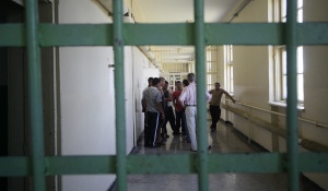 Надзирателите в затворите готови за протест