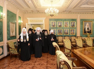 Патриарх Неофит оглавява Света литургия в Москва