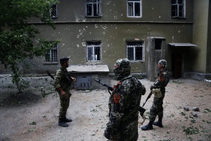 Един убит и няколко ранени журналисти в Славянск