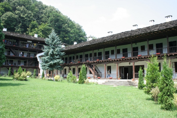 Братството на Троянския манастир се разпадна, обителта опустя