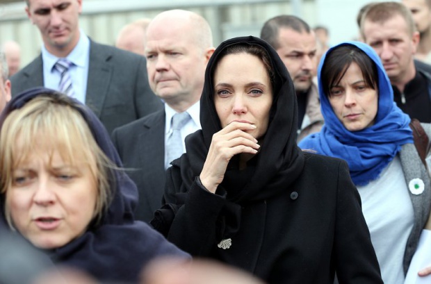 Джоли се оттегля от киното, отдава се на ООН
