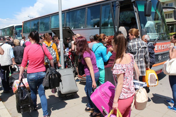 200 пътници на БДЖ бяха блокирани за четири часа