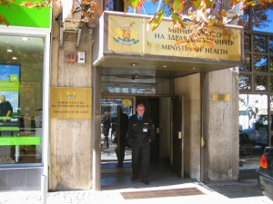 Кабинетът намери 300 хил. лв. за дихателни апарати