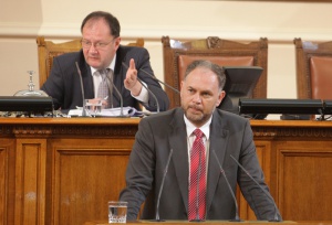 Приеха оставката на Георги Кадиев, ГЕРБ гласуваха „против“