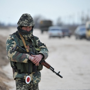Русия разполага военни части по границата с Украйна