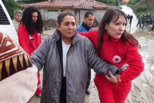 Аксаково също бедства, 200 души пред евакуация