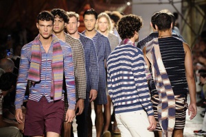 Всеки 20-и мъж носи в себе си огледалце или грим