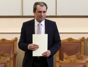 Орешарски: Въпросът за оставки и избори е към партиите в парламента