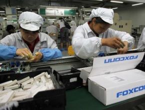 Foxconn ще наеме 100 000 нови работници заради iPhone 6