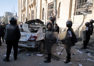 Четири „примитивни“ бомби избухнаха в Кайро