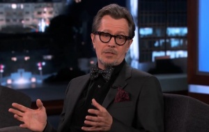 Гари Олдман се извини за антисемитско изказване (видео)