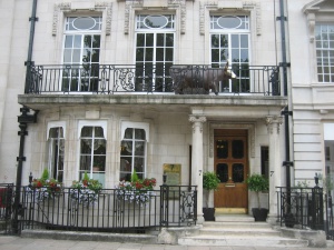 Жена беше намерена мъртва в апартамента си...след 6 г.