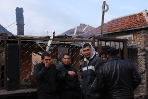 Ромски годеж завърши с масов бой