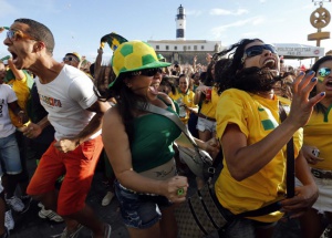 Футбол: Бразилия мина през ада, за да победи Чили