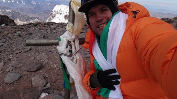 Завърна се 13-ият българин, изкачил Еверест