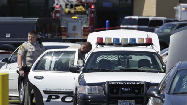 Двама полицаи и един цивилен загинаха при стрелба в Лас Вегас