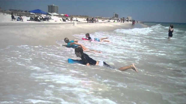 Деца на загинали при протестите в Киев на море в България