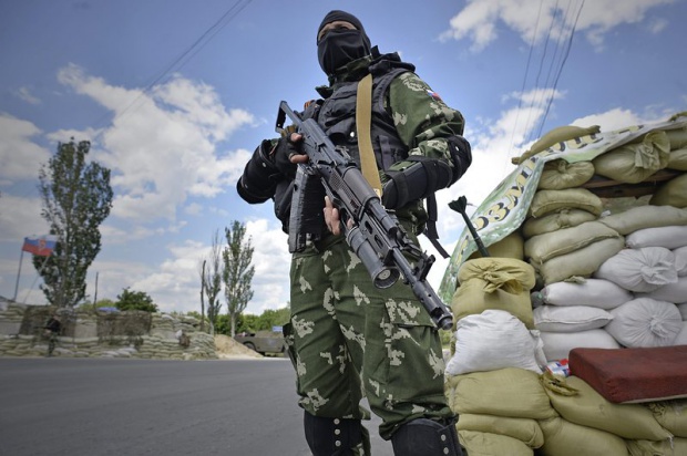 Порошенко с план за мир в Източна Украйна, боевете продължават