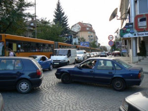 Отново тапи около Семинарията заради ремонт