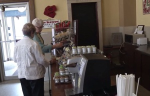 Кафене без служители работи на доверие, прави печалба  (видео)