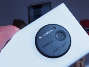 Бъдещите телефони на Microsoft може да включват технологии на Canon
