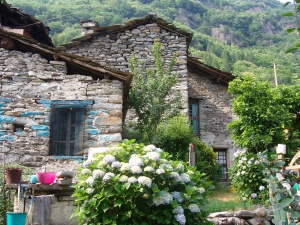 Продават село в италианските Алпи за 245 000 евро