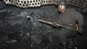 Удължават ранното пенсиониране на миньори и металурзи с още една година
