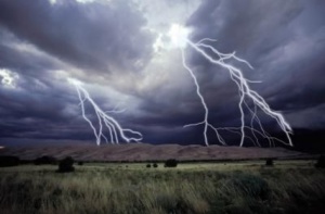 Мълния подпали цех в Пловдив