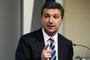 За най-бързи избори призова министър Стойнев