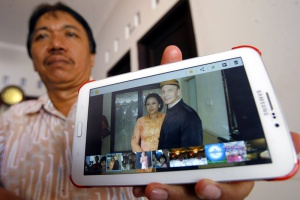 Семейство скърби за близки и в двата инцидента с „Малайзийски авиолинии“