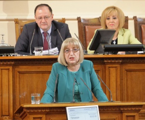 Цачева: Животът на НС и правителството приключва