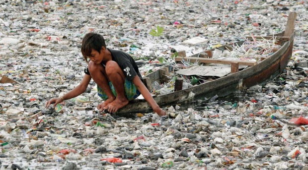 Пластмасови отпадъци мистериозно изчезват в океана