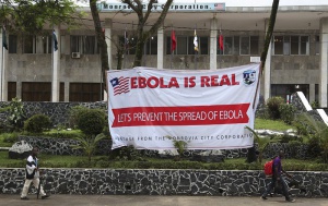 Страх и паника носи еболата в Либерия, страната пред катастрофа