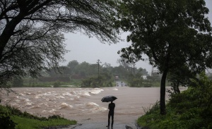 Очакват ни екстремни бури и градушки, предупреждава шефът на НИМХ