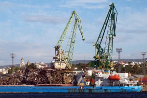 Газ изтича от цистерна на ферибот край Варна
