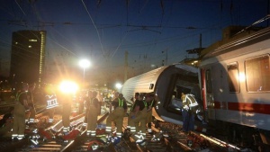 45 ранени при тежка жп-катастрофа в Германия