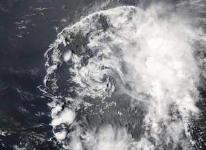 Тайфунът "Берта" връхлетя Карибите