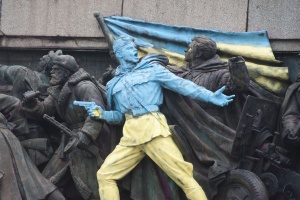 Боядисаха паметник-костница в София