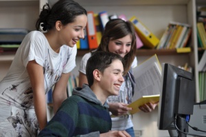 Всеки трети отличник предпочита да учи в чужбина