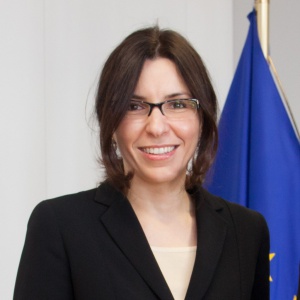Вицепремиер и министър по европейските въпроси - Илияна Цанова